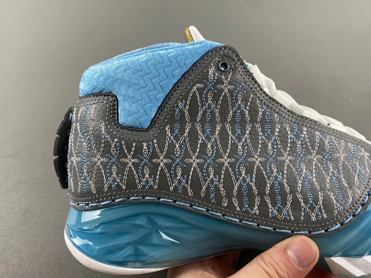 Premier Air 318474-151 23  Jordan 'Titanium'  0110